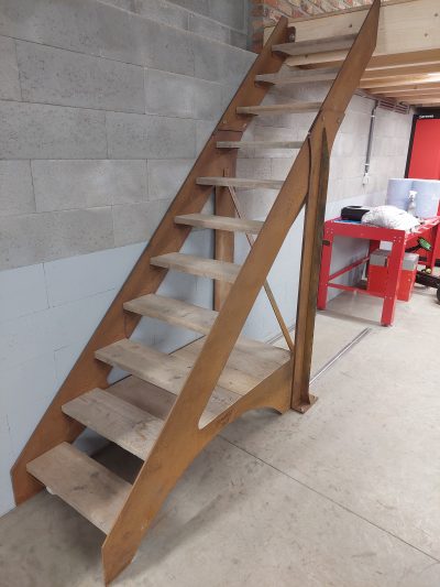 Escalier coulissant sur rail