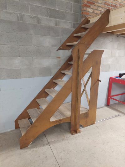 Escalier coulissant sur rail