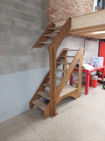 Escalier coulissant sur rail